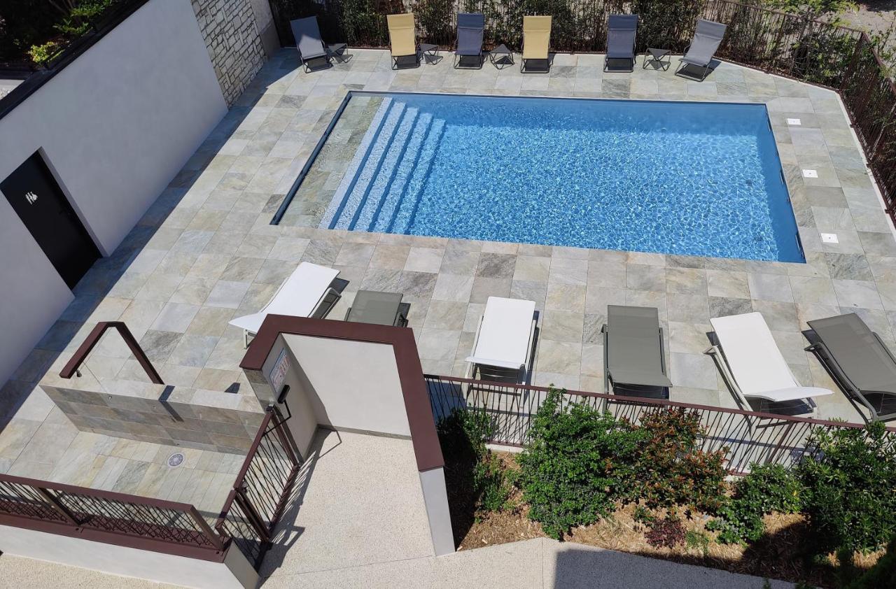 Hotel Les Amandiers تورنو-سور-رون المظهر الخارجي الصورة