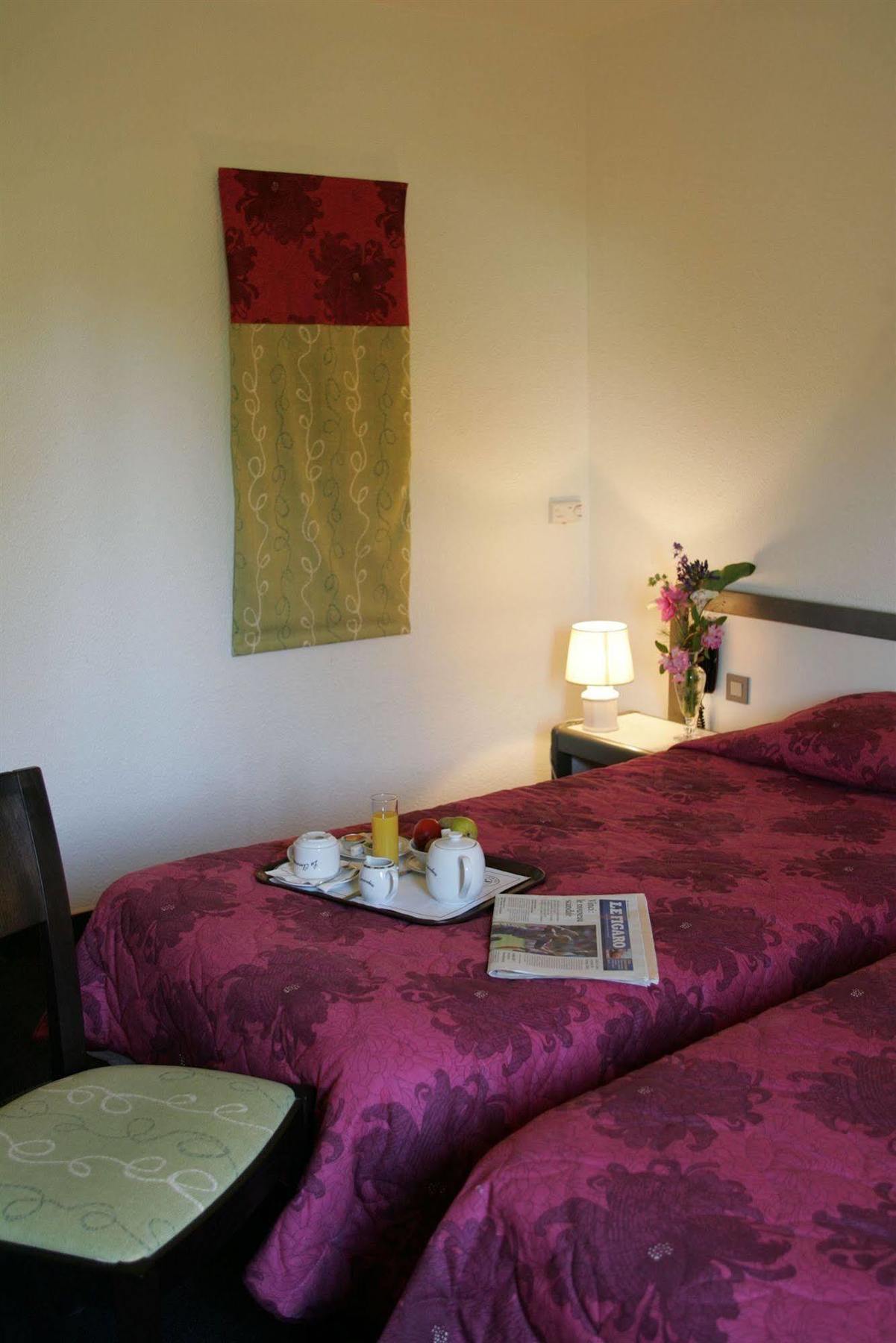 Hotel Les Amandiers تورنو-سور-رون المظهر الخارجي الصورة
