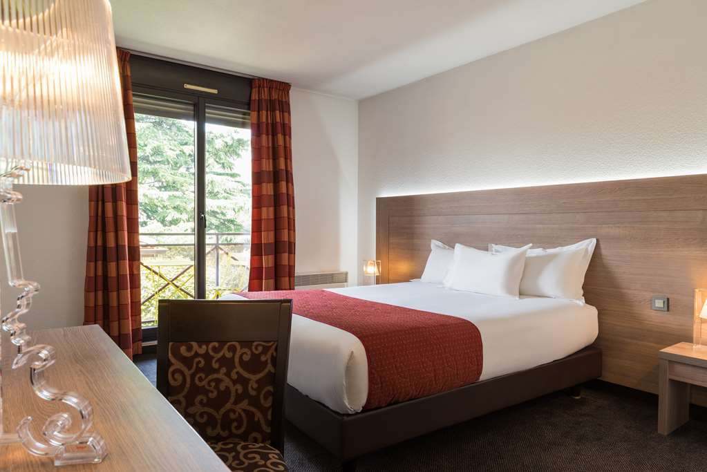 Hotel Les Amandiers تورنو-سور-رون الغرفة الصورة